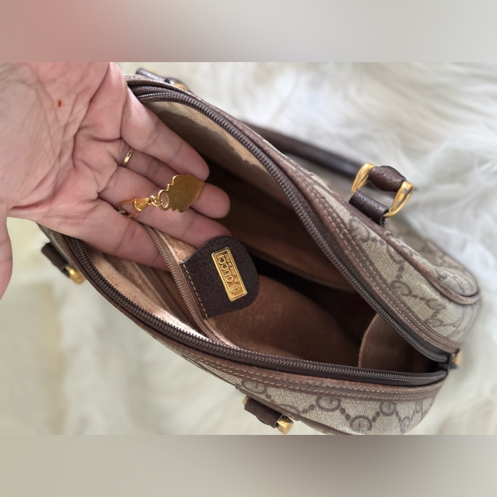 Guuci Handbag - Picture 6 of 13
